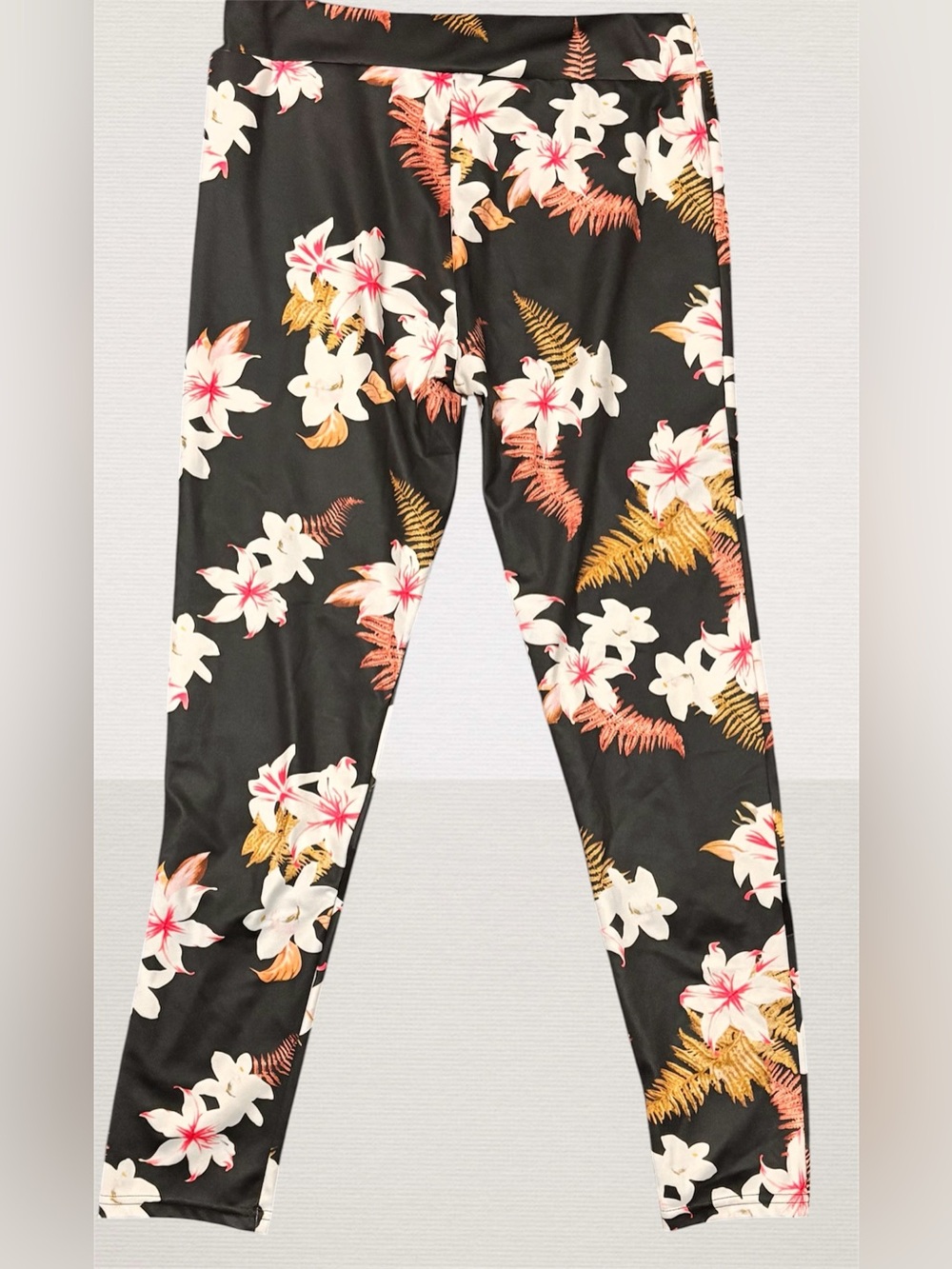 Floral Mesh Cutout 2 Piece Athletic Set - Picture 8 of 8